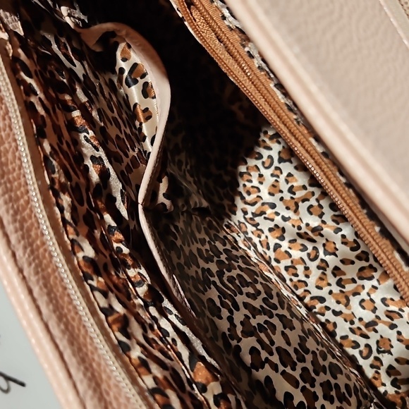 Unbranded Pink Shoulder Bag With Chain Straps - Picture 9 of 14